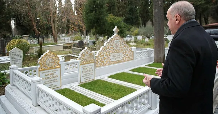 Cumhurbaşkanı Erdoğan anne ve babasının mezarını ziyaret etti