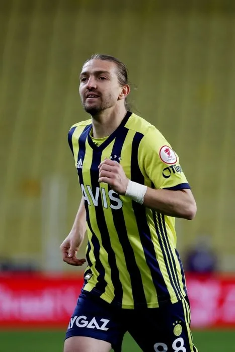 Son dakika: Fenerbahçe’de kadro dışı bırakılan Caner Erkin dışında 7 futbolcu için flaş karar!
