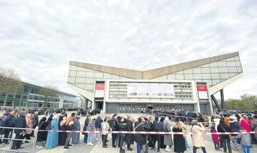 Üçüzlerin ilk oy heyecanı