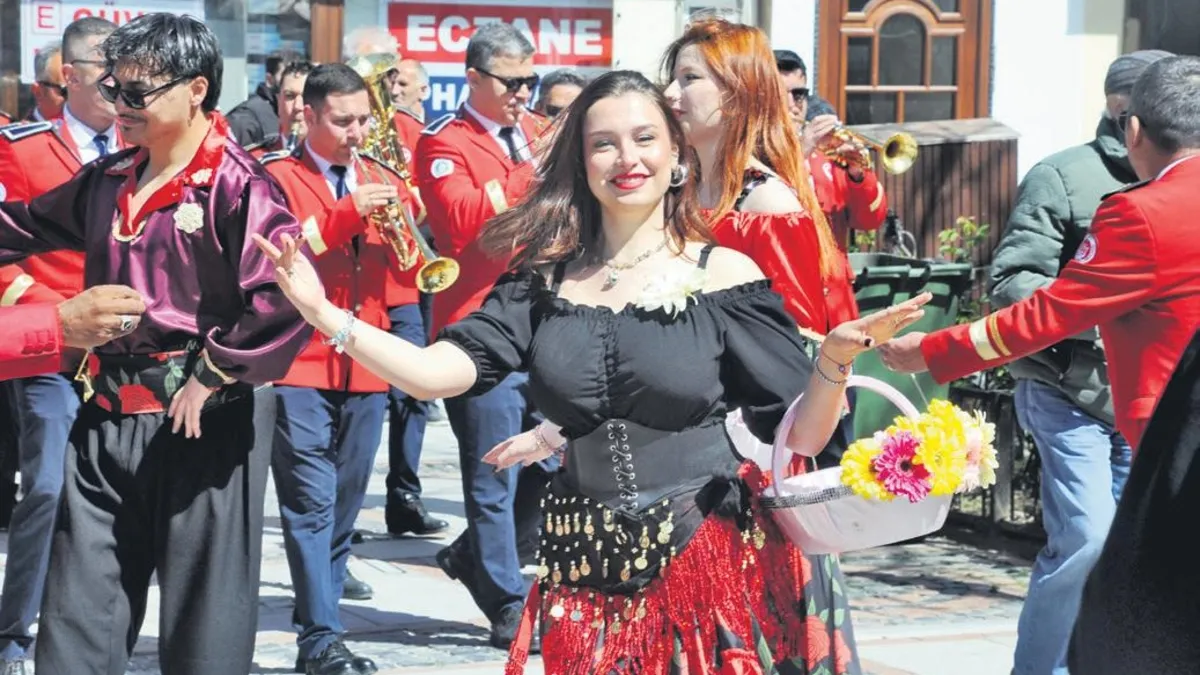 Binbir renk tek millet