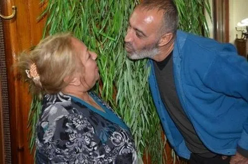 Dilber Ay: Erotik filmlerde oynayan Dilber Ay isimli bir kadın...