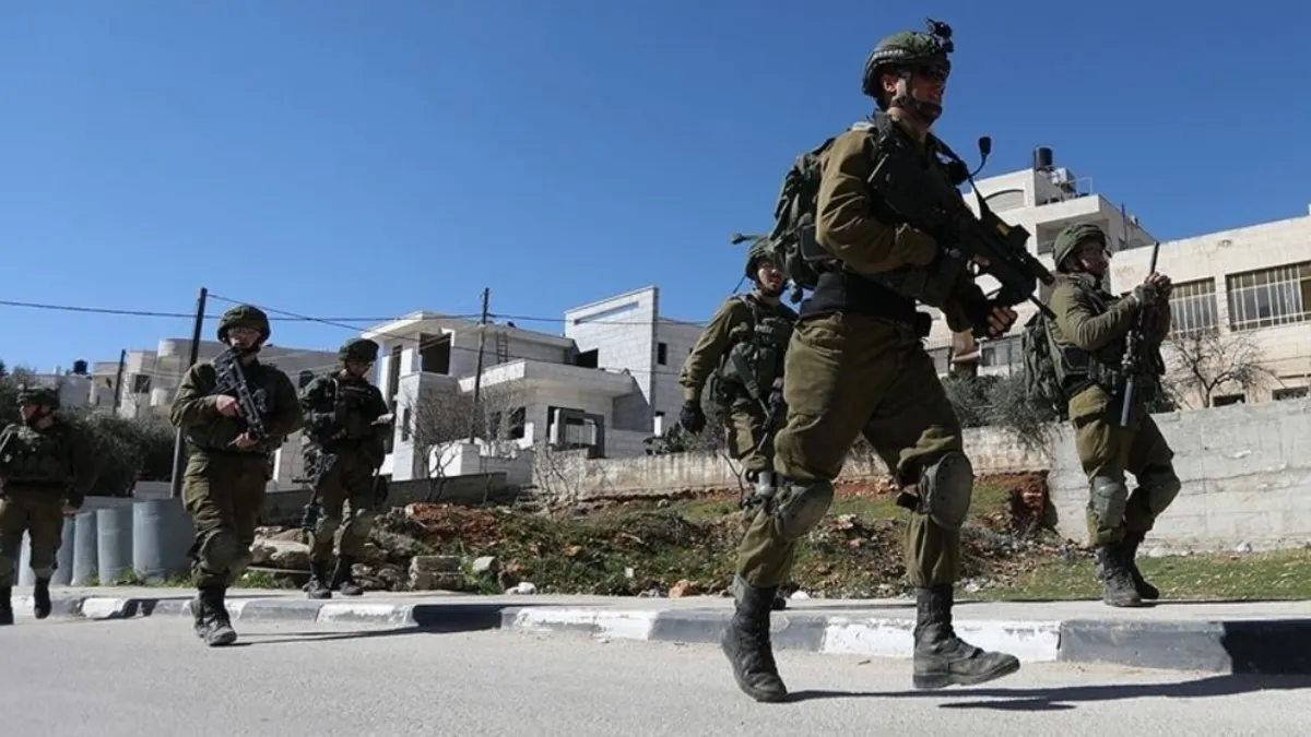 İsrail ordusu Batı Şeria’da Filistinli esirin ailesinin evini patlayıcılarla yıktı İsrail ordusu Batı Şeria’da Filistinli esirin ailesinin evini patlayıcılarla yıktı