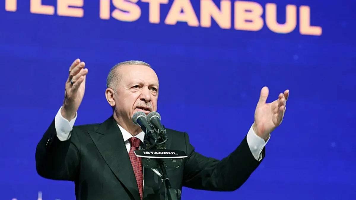 Başkan Erdoğan: Özel, suç örgütünün posta güvercini gibi hareket ediyor