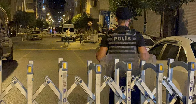 Güngören’de silahlı çatışma: 2 ölü, 4 yaralı Güngören’de silahlı çatışma: 2 ölü, 4 yaralı