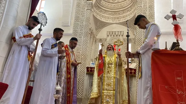 dunyadaki-suryaniler-paskalya-bayrami-icin-midyata-akin-etti-1714905338166.jpg