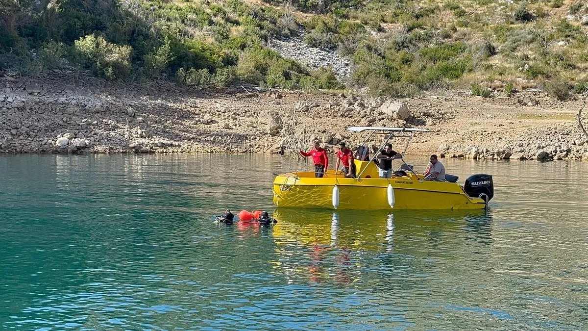 Baraj gölünde kaybolan İrlandalı turistin cesedi 5. günde bulundu Baraj gölünde kaybolan İrlandalı turistin cesedi 5. günde bulundu