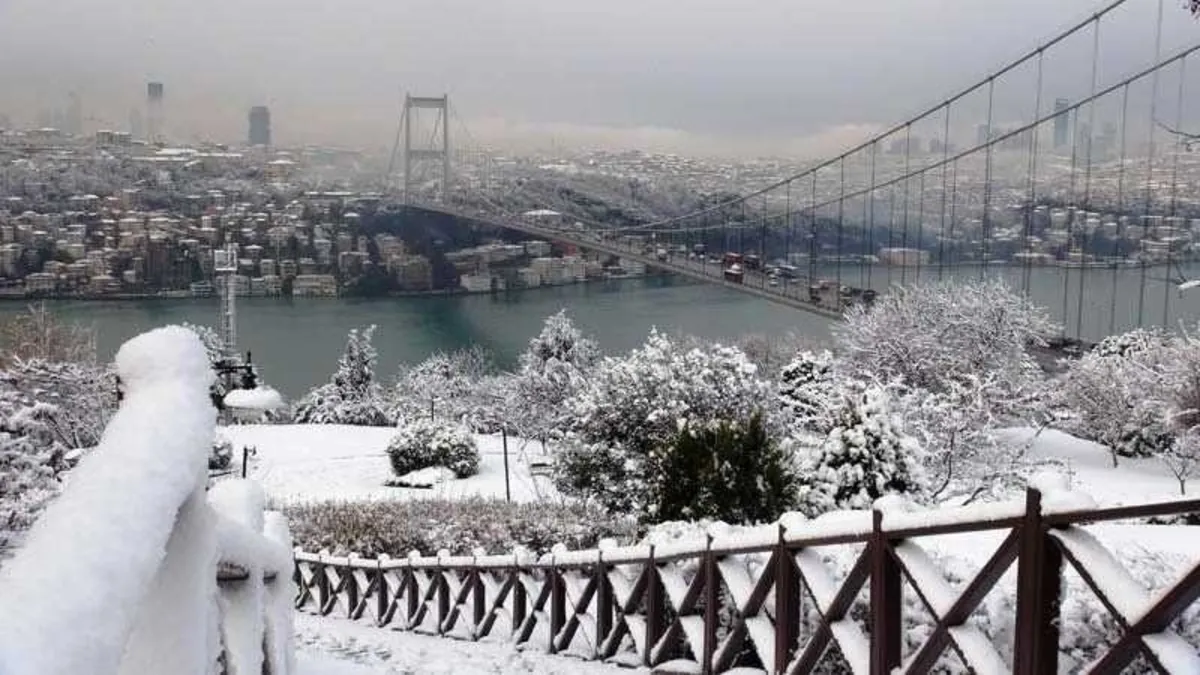 Meteoroloji yılın ilk gününde peş peşe uyardı: Hava buz gibi olacak! İşte lapa lapa kar beklenen illerimiz… Meteoroloji yılın ilk gününde peş peşe uyardı: Hava buz gibi olacak! İşte lapa lapa kar beklenen illerimiz…