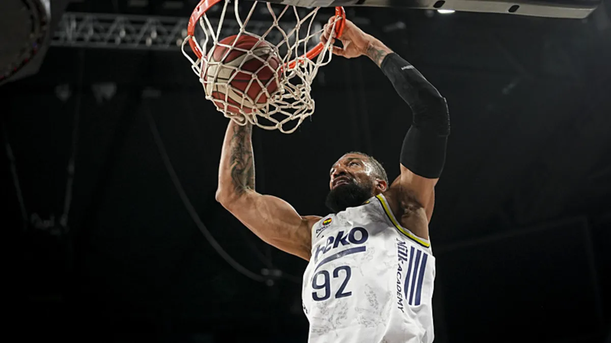 Fenerbahçe Beko, Anadolu Efes’in rakibi oldu! Fenerbahçe Beko, Anadolu Efes’in rakibi oldu!