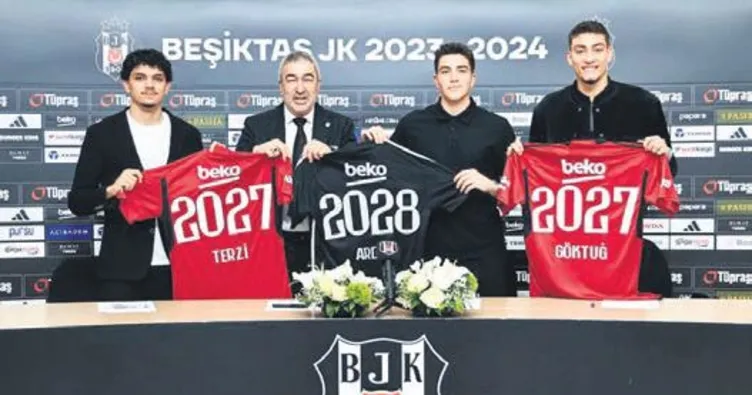 Beş oyuncunun kontratı uzatıldı