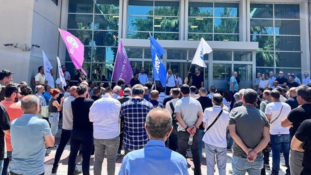 İzmir Büyükşehir'de TİS krizi...