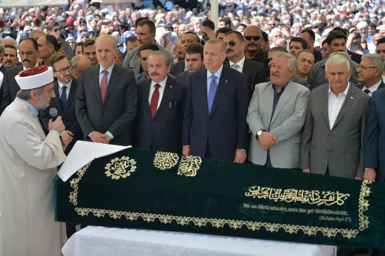 Şule Yüksel Şenler son yolculuğuna uğurlandı