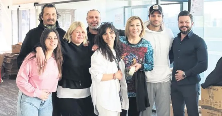 Deprem bölgesine oyuncak TIR’ı