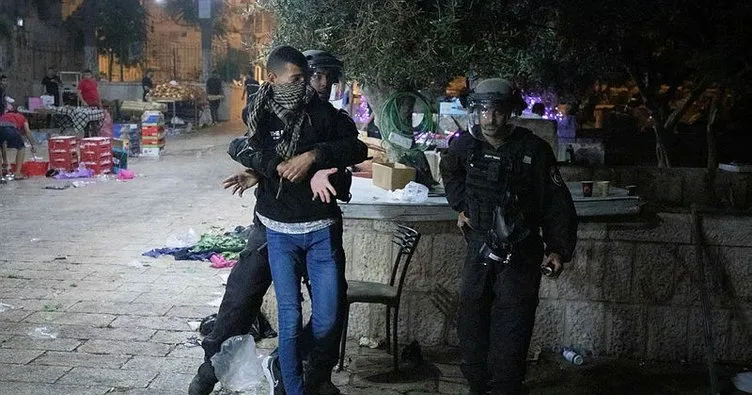 İşgalci İsrail zulmü devam ediyor! Sabah namazında Mescid-i Aksa’ya saldırdı