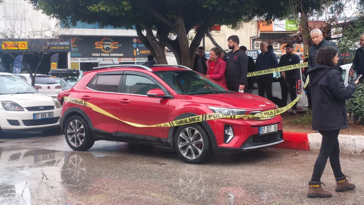 Antalya’da yürekleri yakan olay: Eşinin ölüm haberini aldı! “Ne olur kalk aşkım” Antalya’da yürekleri yakan olay: Eşinin ölüm haberini aldı! “Ne olur kalk aşkım”