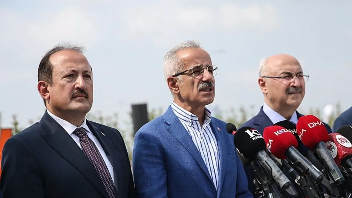 Bakan Uraloğlu'dan Instagram açıklaması: Asla bir yasakçı zihniyet içerisinde değiliz! Bir an önce çözelim istiyoruz