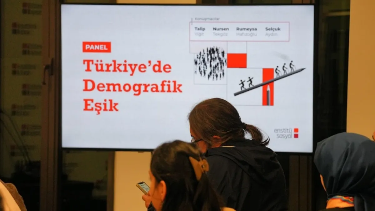 Enstitü Sosyal’den “Türkiye’de Demografik Eşik” paneli Enstitü Sosyal’den “Türkiye’de Demografik Eşik” paneli