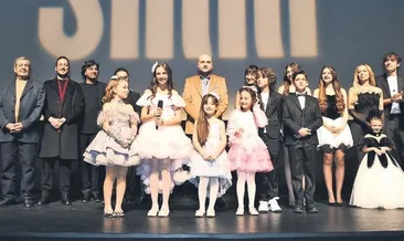 ‘Efes’in Sırrı’na karnaval havasında gala!