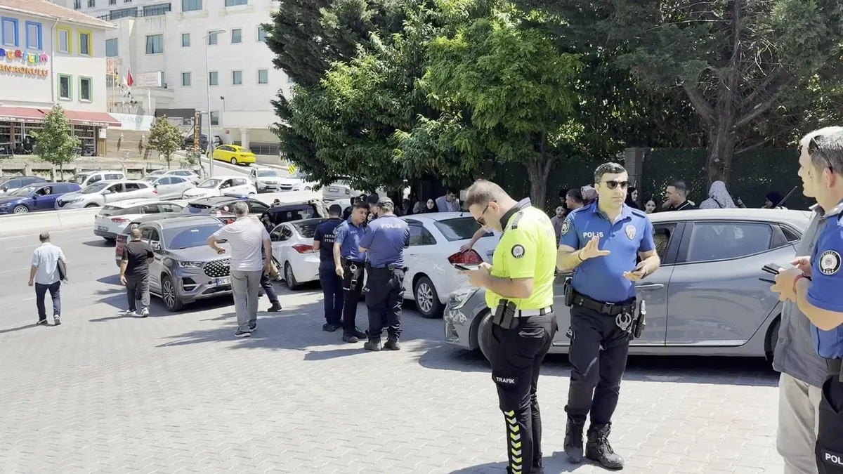 Büyükçekmece’de feci kaza: Velilerin arasına böyle daldı! 2’si çocuk 6 yaralı Büyükçekmece’de feci kaza: Velilerin arasına böyle daldı! 2’si çocuk 6 yaralı