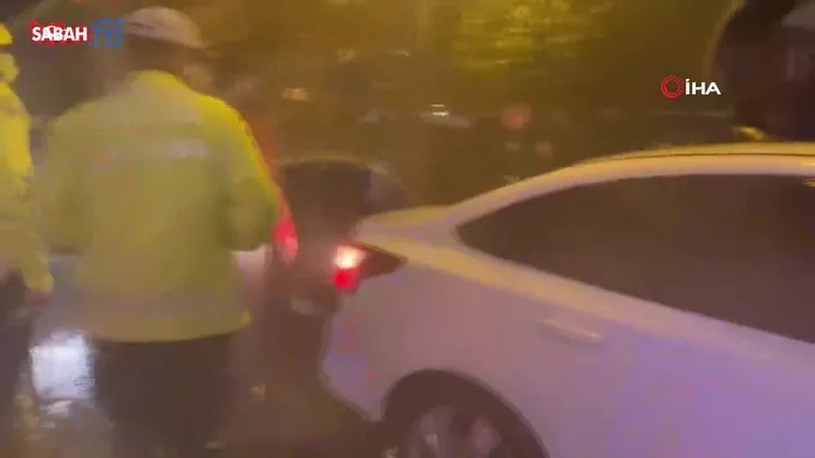 Bartın'da alkollü sürücü dehşeti: Park halindeki 6 araca çarparak durabildi | Video