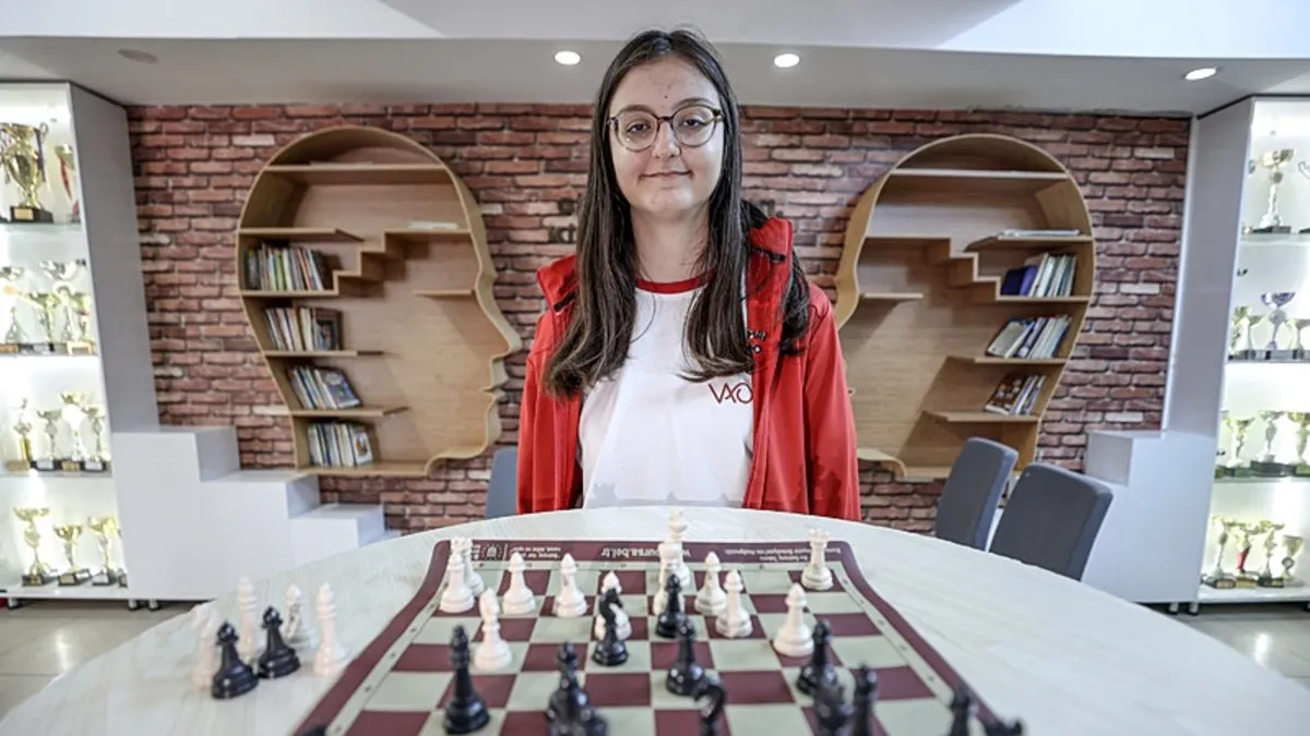 Arya Aydoğan satrançta tarih yazıyor! 6 yaşında başladı, 14 yaşında dünya şampiyonu oldu