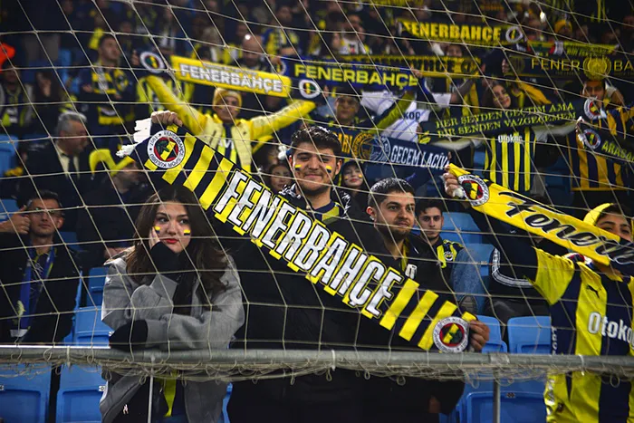 canli-turkcell-super-kupada-fenerbahce-samsunspor-maci-1767722692862.jpeg