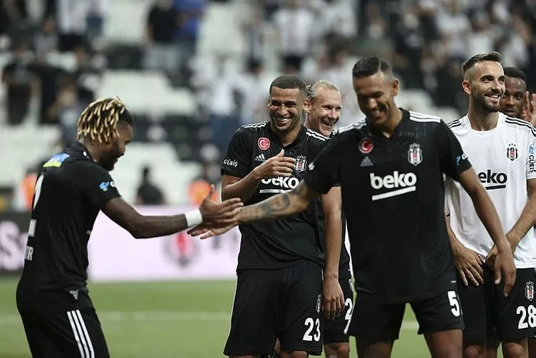 Son dakika: Beşiktaş’ın galibiyeti sonrası Ahmet Çakar ve Erman Toroğlu’ndan eleştiri! ’Zorbay Küçük oyundan atamadı...’