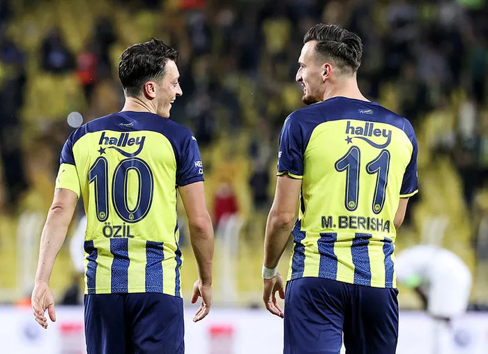 fenerbahce-maci-canli-yayin-izle-fenerbahce-olympiakos-uefa-maci-canli-yayin-sifresiz-izle-linki-1633015125230.jpg