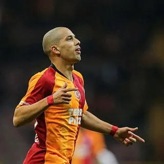 Feghouli'den tarihe geçen gol!