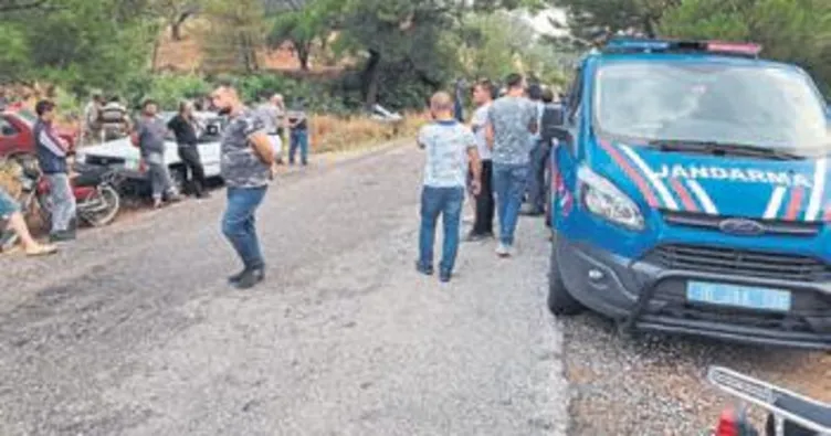 Bitki toplarken yıldırım düştü