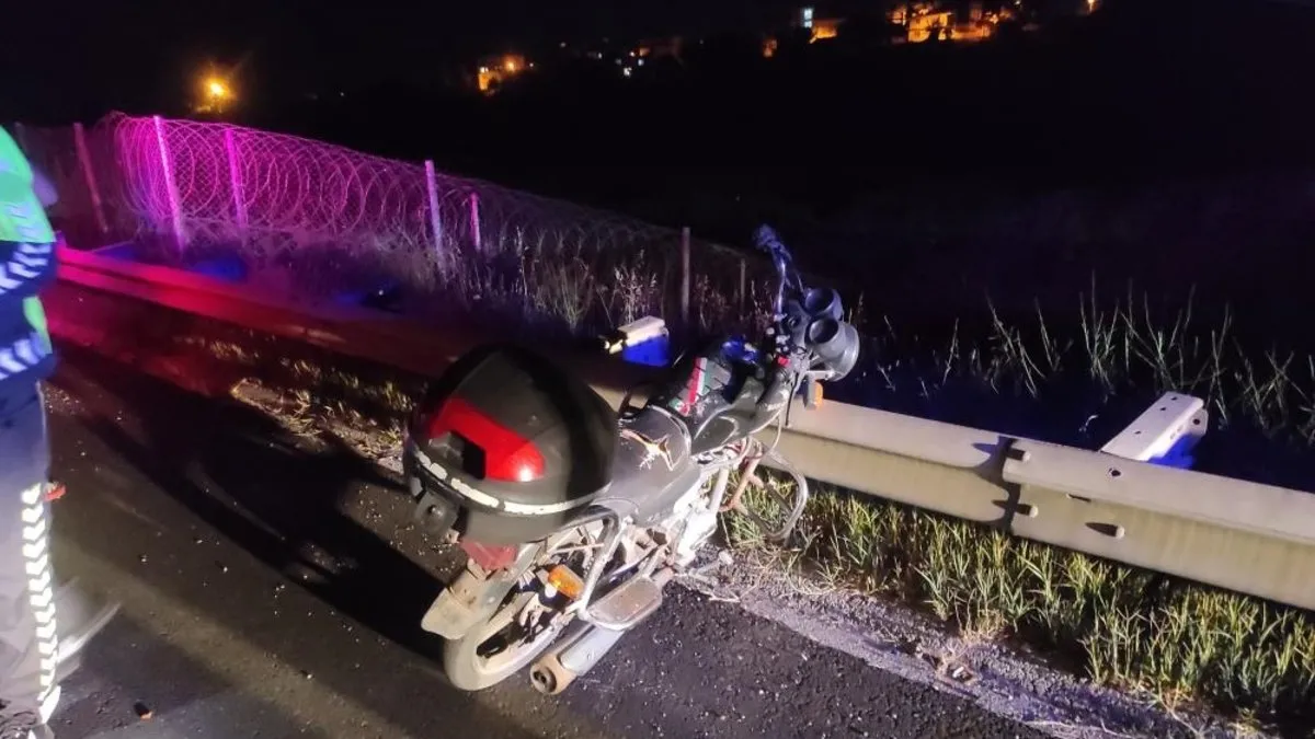 Polis ekiplerinin dikkati ortaya çıkardı! Bariyerlere sıkışmış halde bulundu