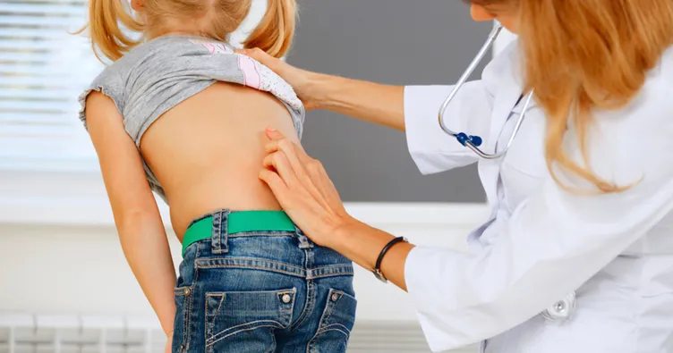 Çocuklarda omurga eğriliğine dikkat!