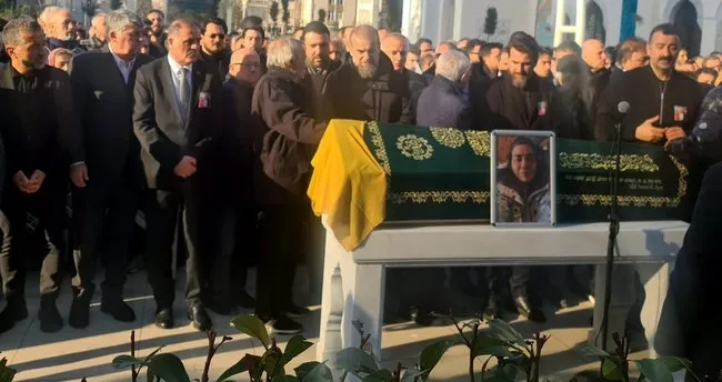 Yangın faciasında can vere Ebru Boduroğlu ve çocukları son yolculuğuna uğurlandı