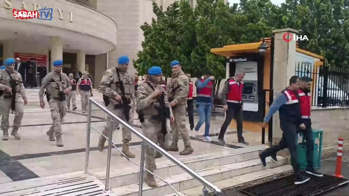 Şanlıurfa merkezli 7 ilde sahte çürük raporu operasyonu: 44 gözaltı | Video videosunu izle Şanlıurfa merkezli 7 ilde sahte çürük raporu operasyonu: 44 gözaltı | Video videosunu izle
