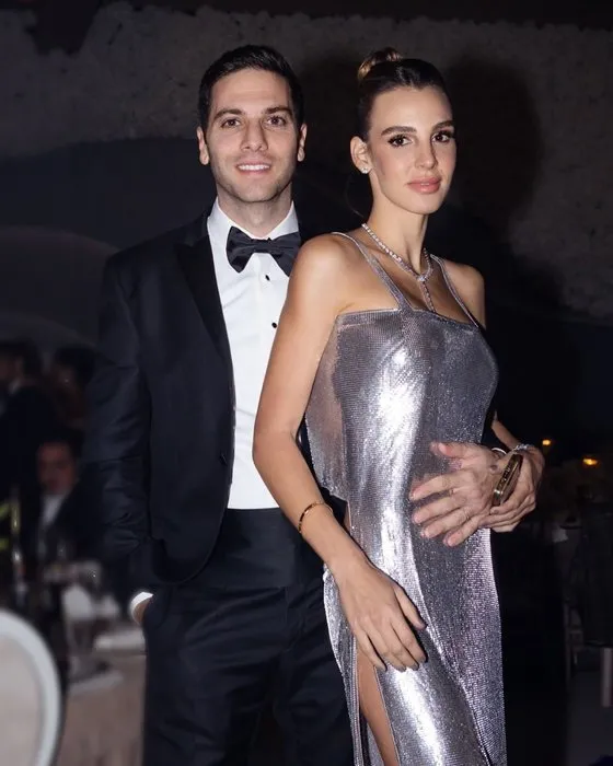 Sosyetik güzel Aslışah Alkoçlar’ın kayak keyfi! Ailesiyle karın keyfini böyle çıkardı