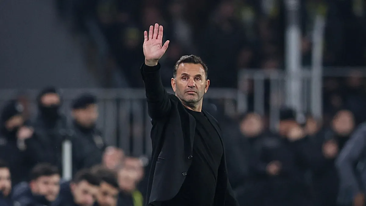 Galatasaray'da Okan Buruk, takımına iki kupanın yolunu çizdi! Samsunspor maçında… Galatasaray'da Okan Buruk, takımına iki kupanın yolunu çizdi! Samsunspor maçında…