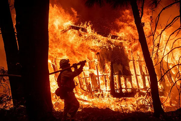abdde-yangin-felaketi-californiada-8-kisi-kayip-1628369543964.jpg Kaliforniya'da orman yangınları sürüyor! Yüzde 21'i kontrol altına alınabildi... 8 kişi kayboldu