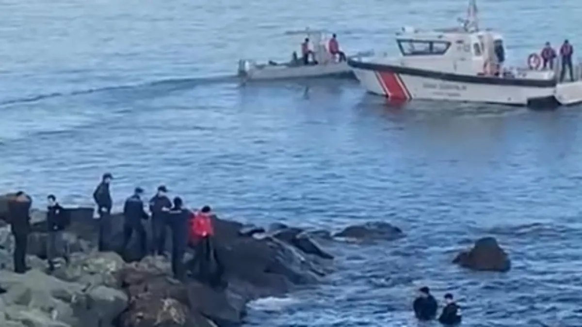 Beşirli Sahili’nde acı olay: 20 Yaşındaki genç hayatını kaybetti Beşirli Sahili’nde acı olay: 20 Yaşındaki genç hayatını kaybetti