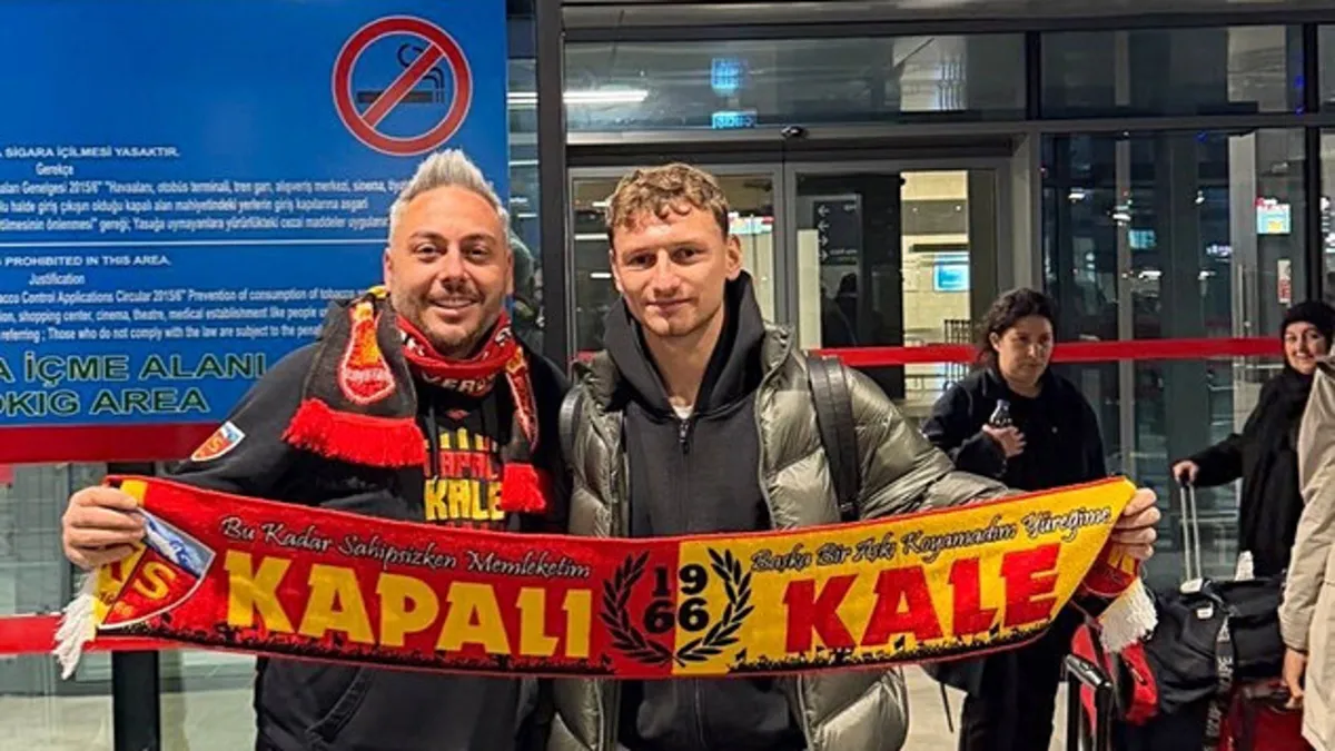 Kayserispor’un yeni golcüsü Fedor Chalov Kayseri’ye geldi Kayserispor’un yeni golcüsü Fedor Chalov Kayseri’ye geldi