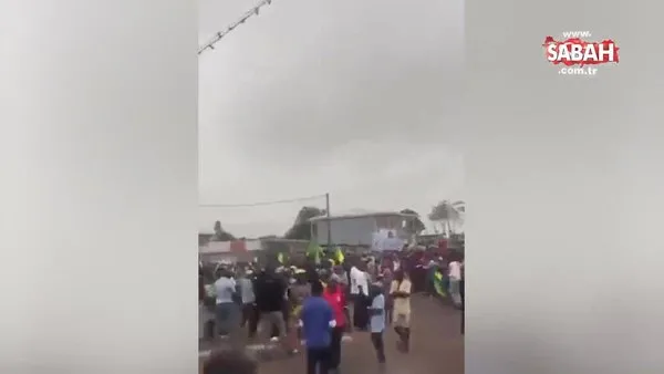 Gabon’da askeri cunta yönetimi ele geçirdi, halk kutlama için sokağa indi | Video