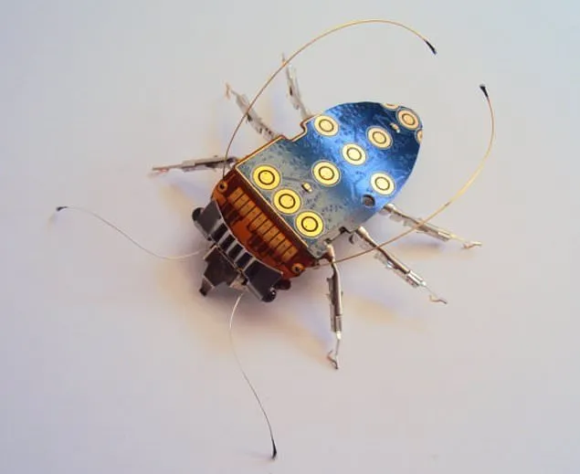 Böceğe dönüşen elektronik devreler