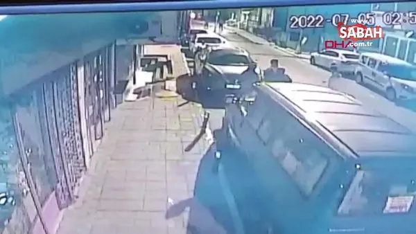 Üsküdar'da istinat duvarı çökmesi sırasında caddede yaşananlar kamerada | Video