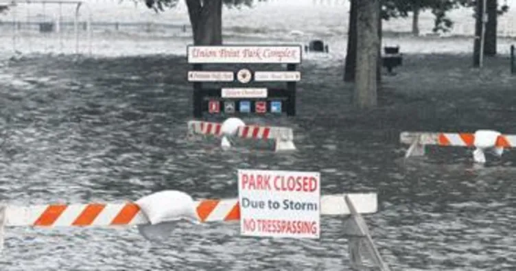Florence kasırgası karaya ulaştı: 4 ölü