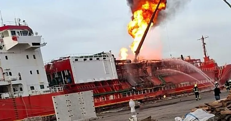 Türk gemisine drone isabet etti