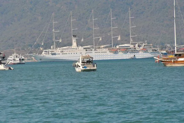 mega-yelkenli-club-med-2-fethiyede-cogunlugu-fransiz-283-yolcu-getirdi-1755867251549.jpg