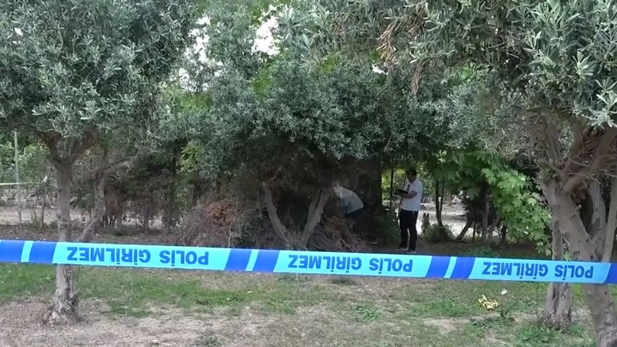 41 yaşındaki adam ağaçlık alanda ölü bulundu 41 yaşındaki adam ağaçlık alanda ölü bulundu