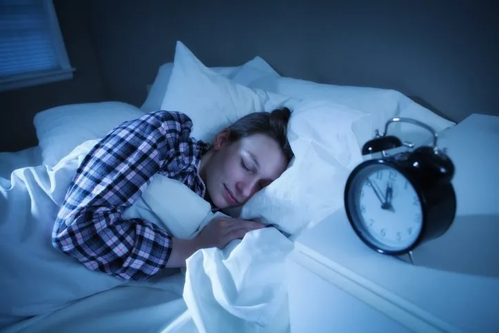 Uyurken kilo verdiren tüyo! Yattığınız yerden alev gibi kalori yaktırıyor: Yatmadan bir parça yiyin