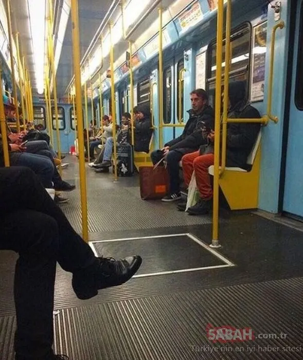 Ünlü şarkıcı Yeliz Yeşilmen ilk kez metroya bindi! Yeliz Yeşilmen sosyal medyada alay konusu oldu!