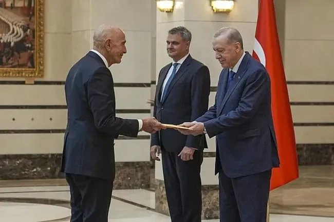 abd-ankara-buyukelcisi-tom-barrack-turkiyenin-f-35-programindan-cikarilmasi-cilginlik-1776892164106.jpeg ABD Ankara Büyükelçisi Tom Barrack: “Türkiye iddialı bir bölgesel etki sağladığını gösteriyor