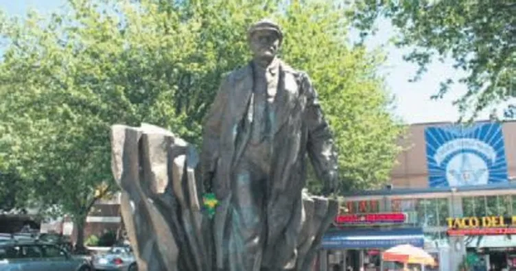 Irkçılık karşıtları Lenin’e de karşı