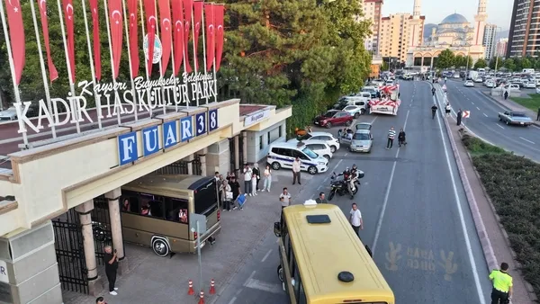 nostaljinin-kalbi-fuar38-kapilarini-acti-kayseride-yuz-binler-ayni-coskuda-bulustu-1785586414070.jpg